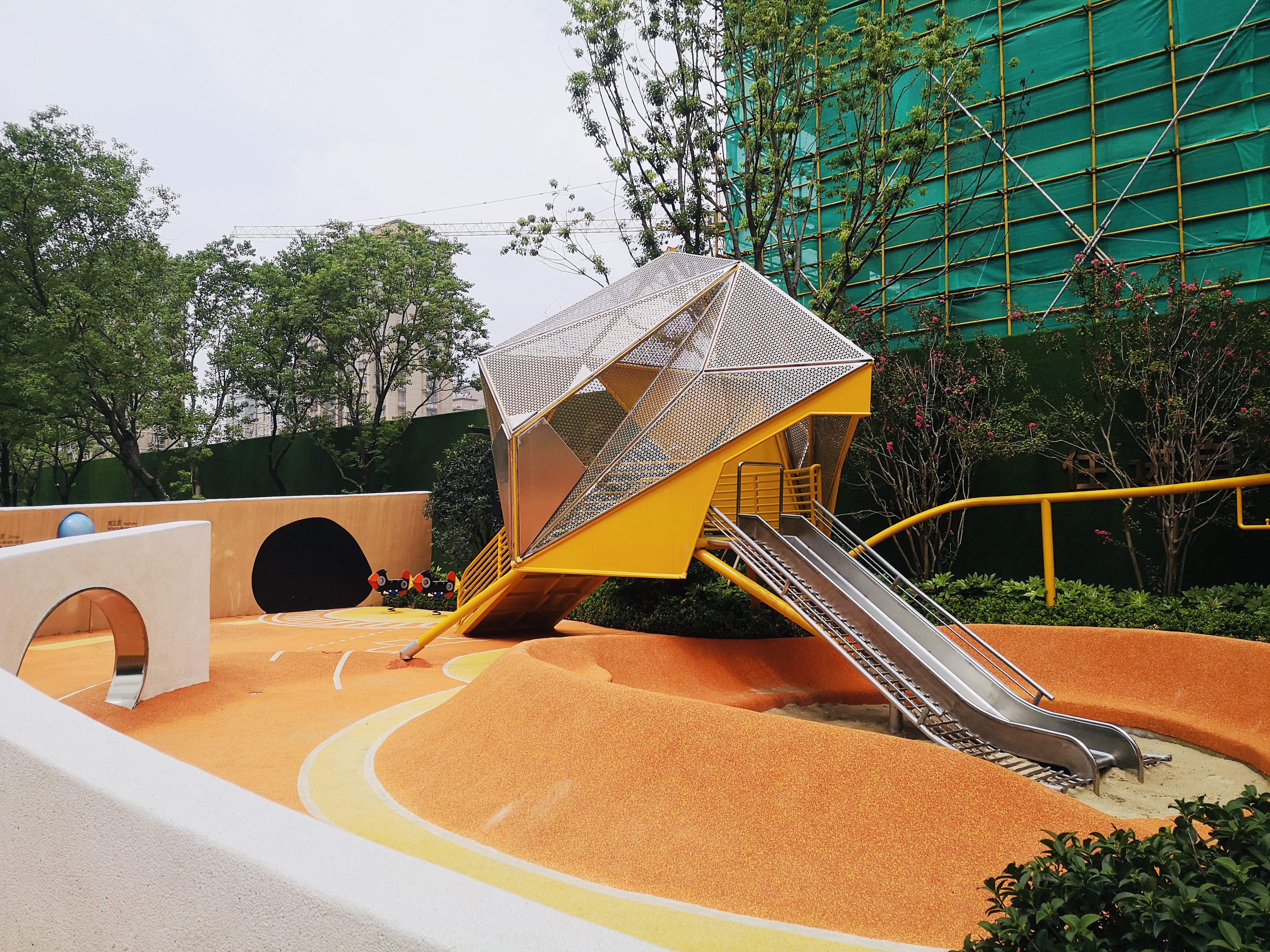 歷時(shí)了一周的游樂設(shè)施成品已出爐