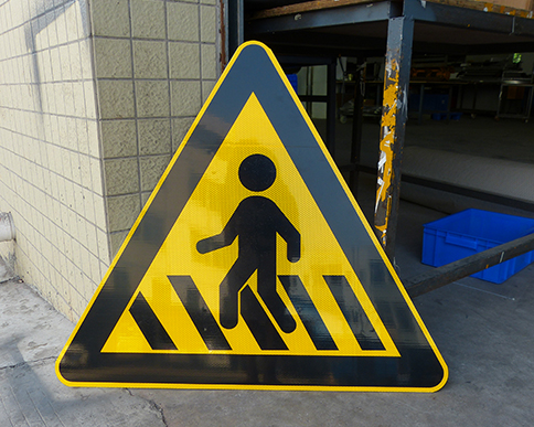 安全警示標志牌的常規(guī)尺寸和工藝